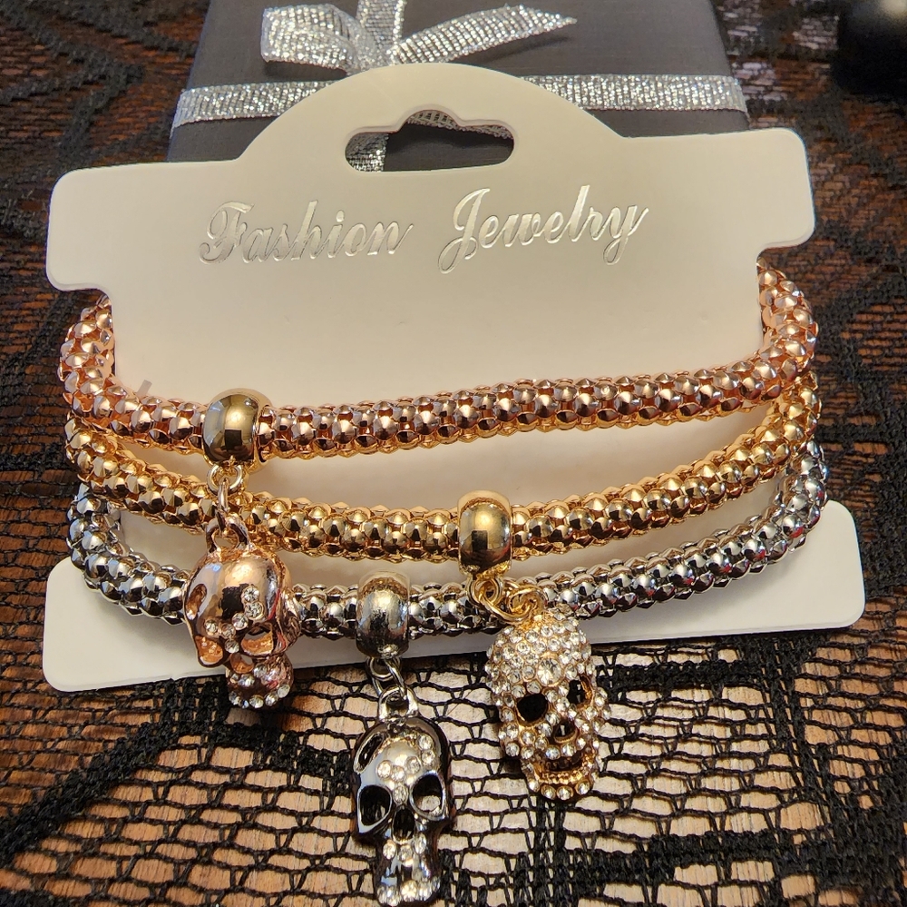 Three bracelets - Picture 2 of 4